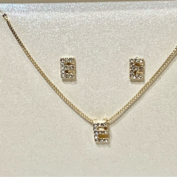 NWT Anne Klein necklace and earrings set monogram E 💍🎈🎊💎💕 - Picture 6 of 9